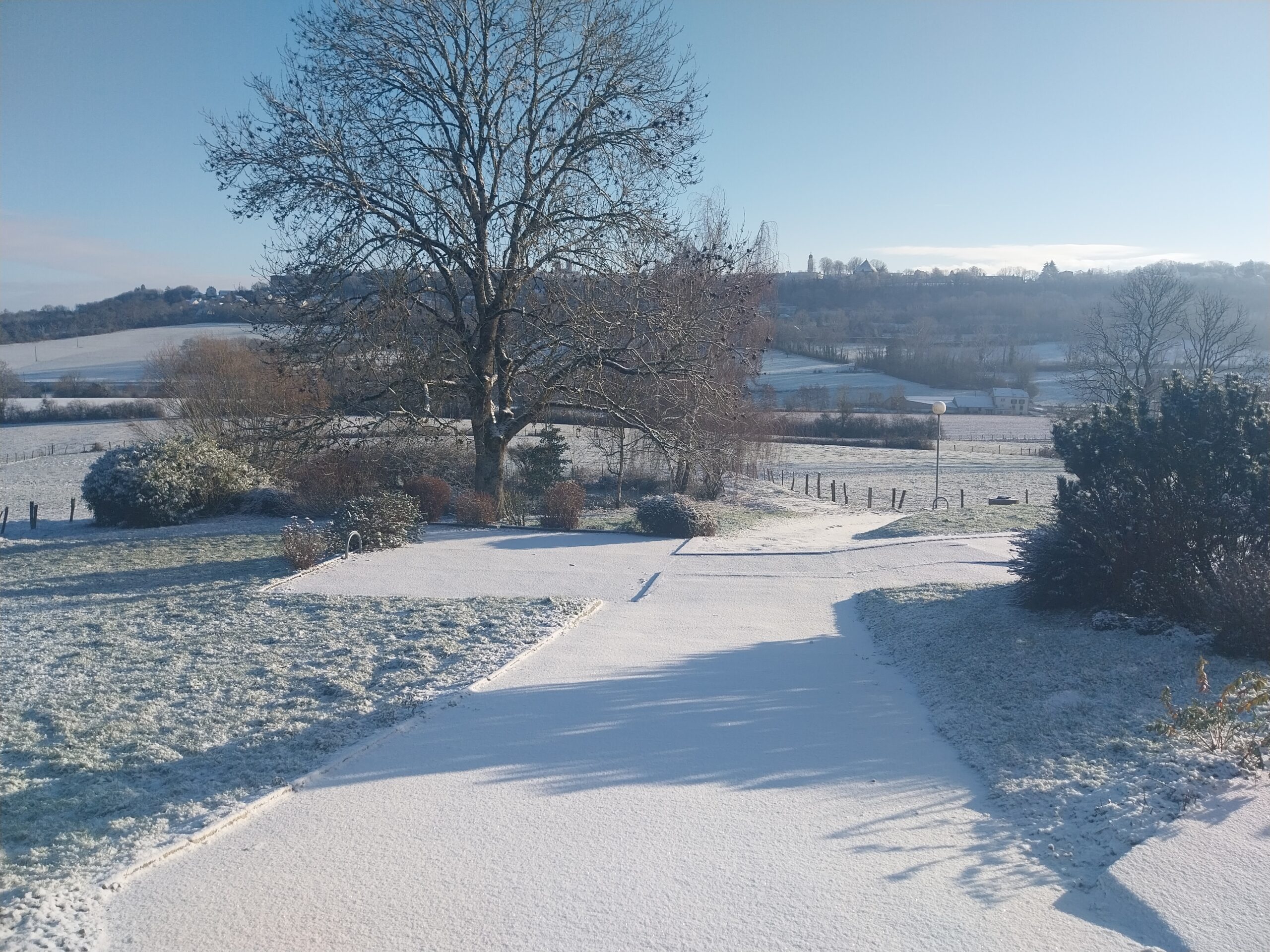 Extérieur enneigé pour photos de mariage